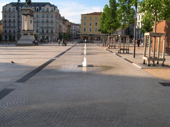  Jets d'eau de la place de la Jaude
